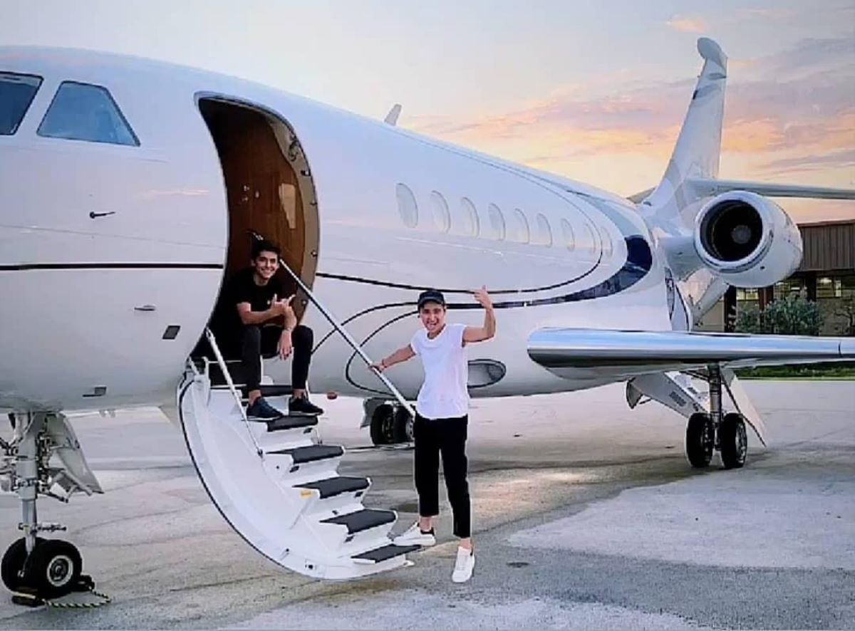 Camila Capriles Mileo en su avión